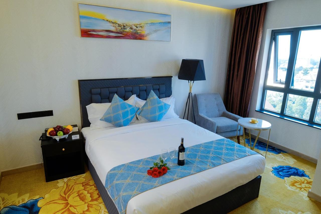 Diamond Hotel Thu Dau Mot Buitenkant foto