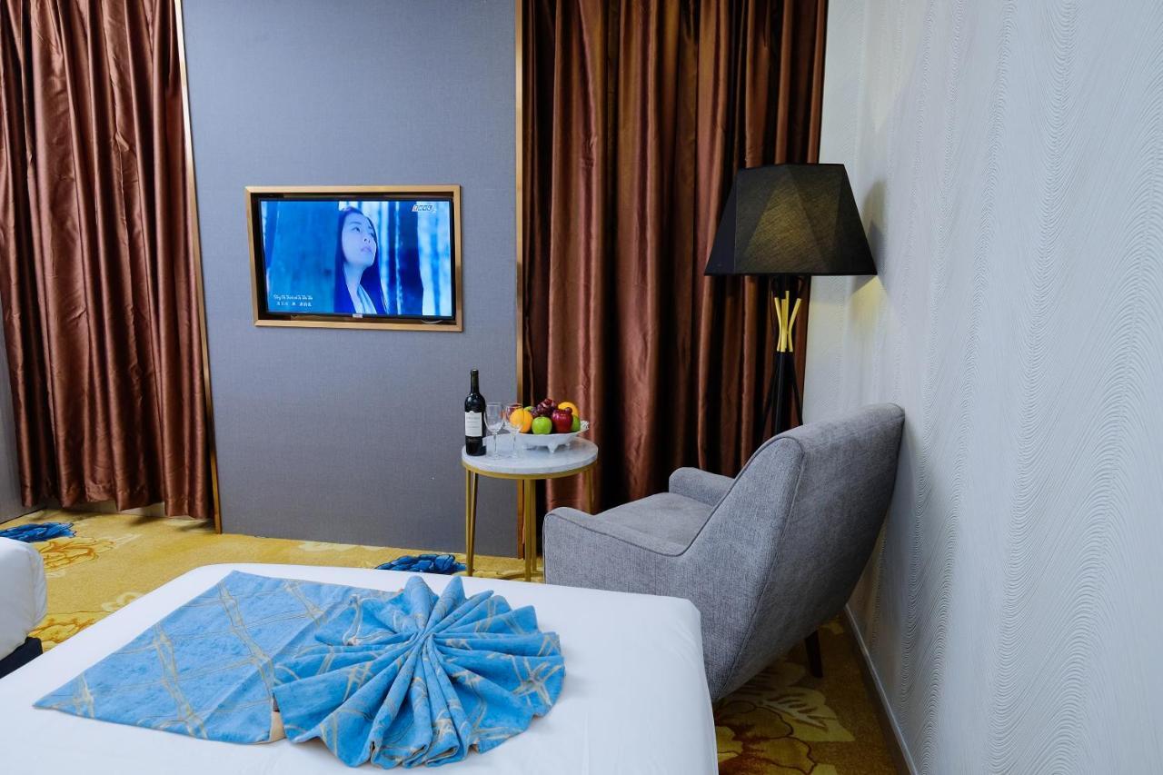Diamond Hotel Thu Dau Mot Buitenkant foto