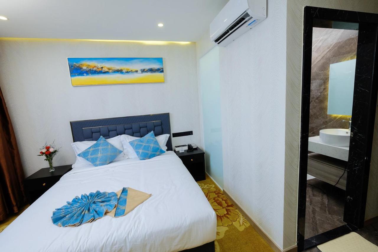 Diamond Hotel Thu Dau Mot Buitenkant foto